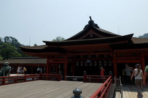 厳島神社の高舞台